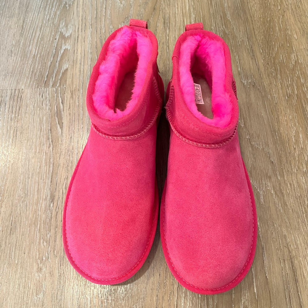UGGS inlets mini hot pink boots size 10